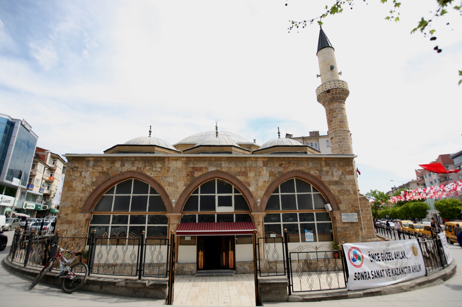 Kapıcı Camii